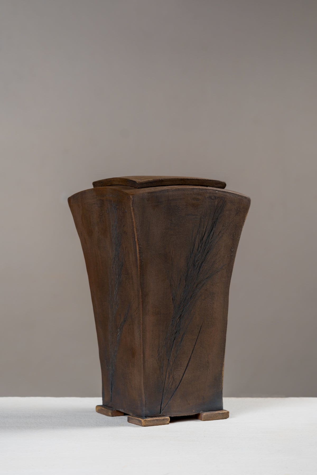 Avis Grass Amphora